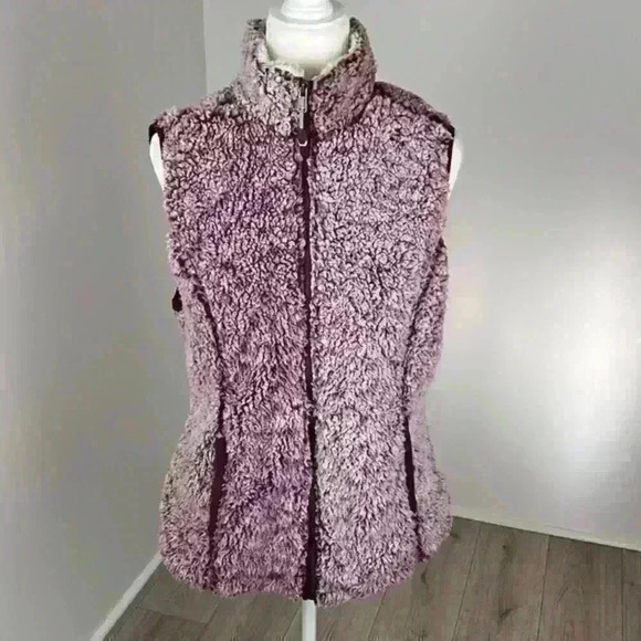 GreenTea Jackets & Blazers - GreenTea Purple & White Sherpa Vest Size M